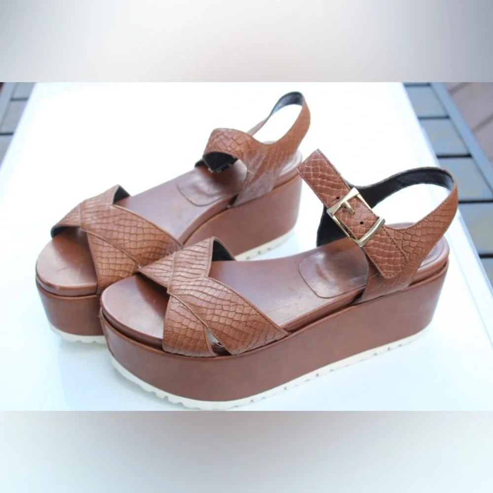 Stuart Weitzman platform wedges Leather upper